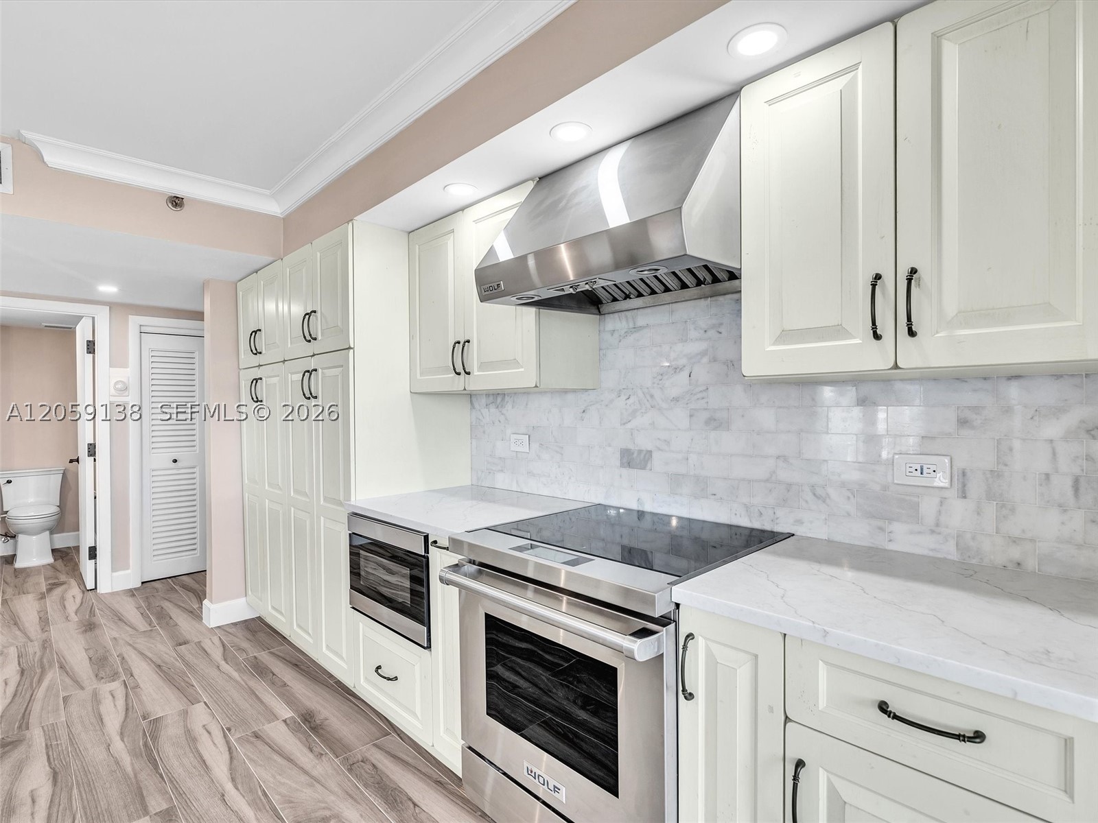 SUMMIT CONDO - Residential