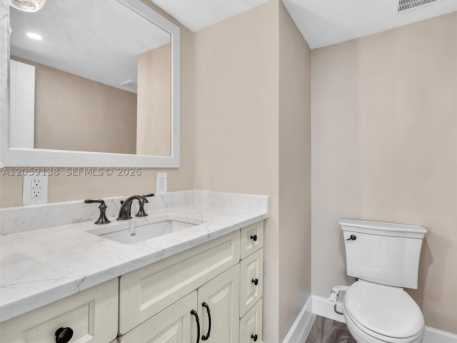 SUMMIT CONDO - Residential