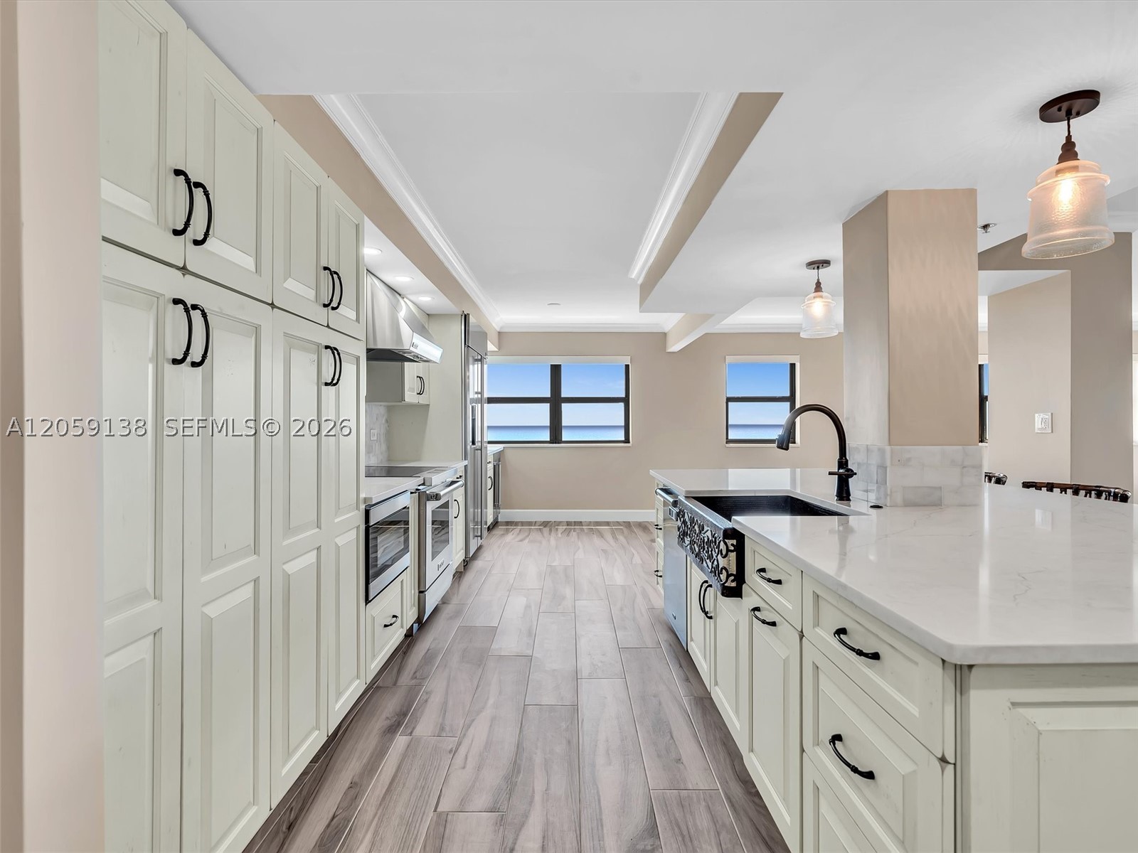 SUMMIT CONDO - Residential