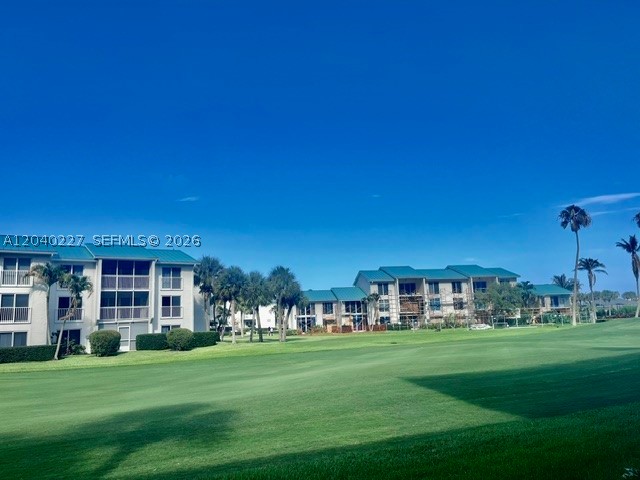 GOLF VILLAS - Residential