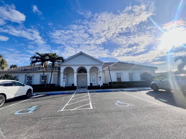 GOLF VILLAS - Residential