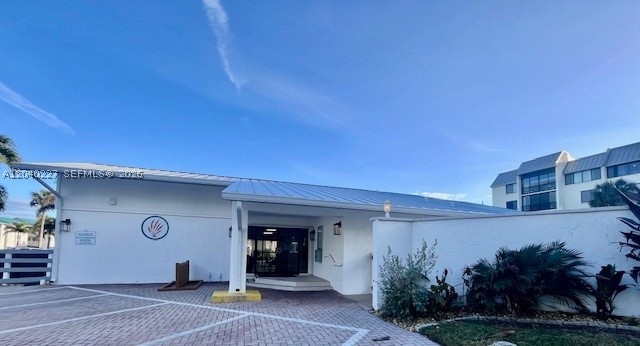 GOLF VILLAS - Residential