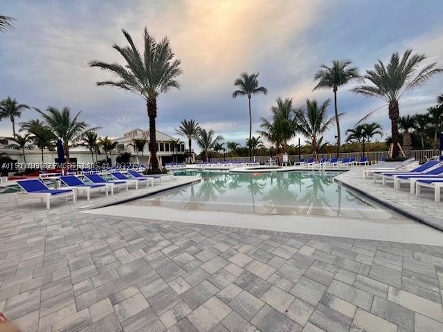 GOLF VILLAS - Residential