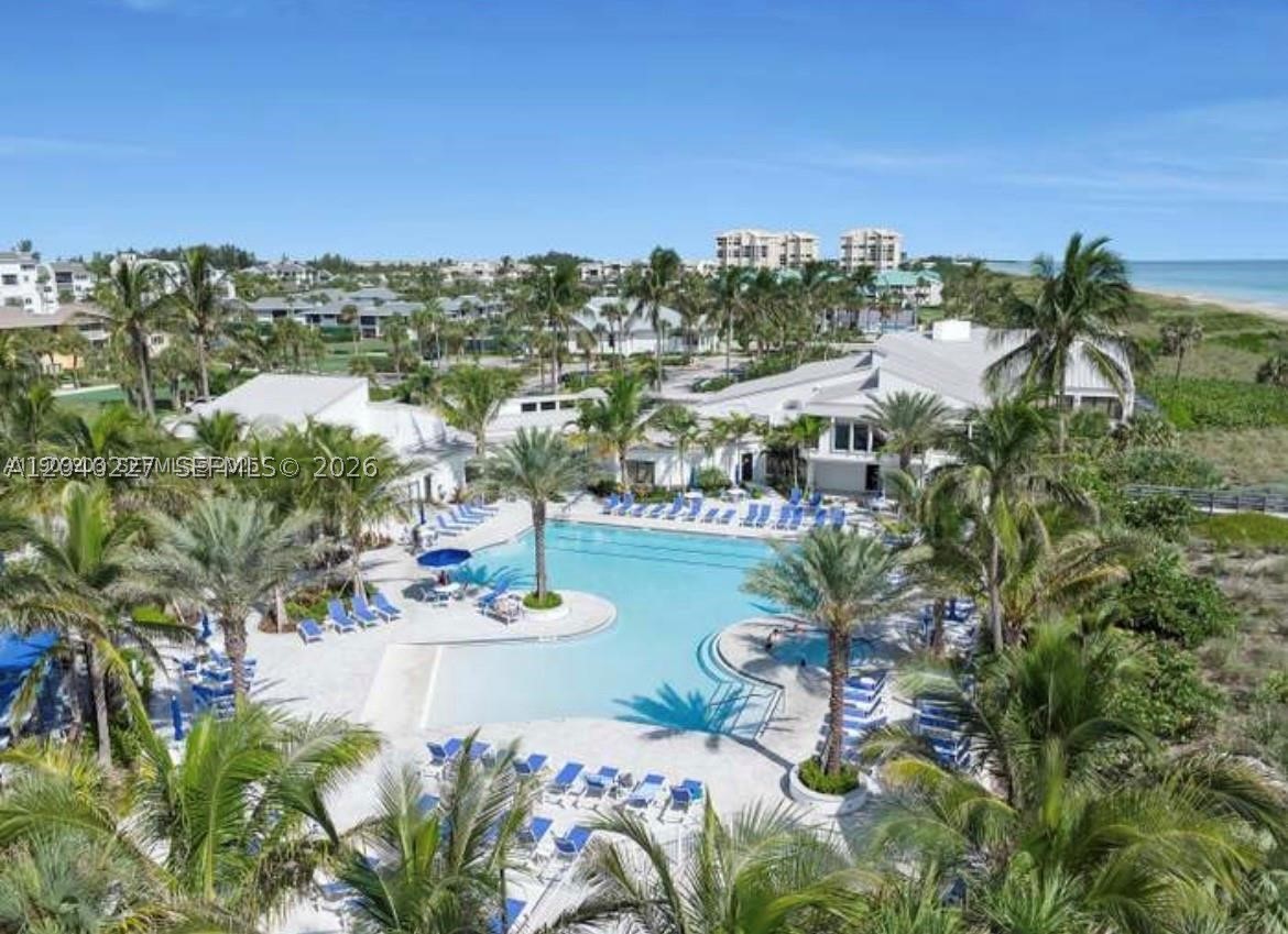 GOLF VILLAS - Residential