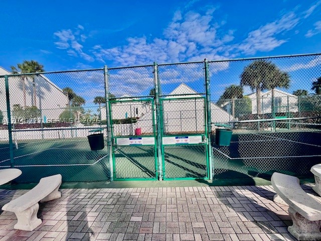 GOLF VILLAS - Residential