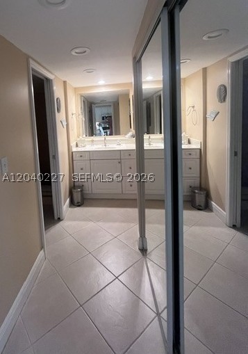 GOLF VILLAS - Residential