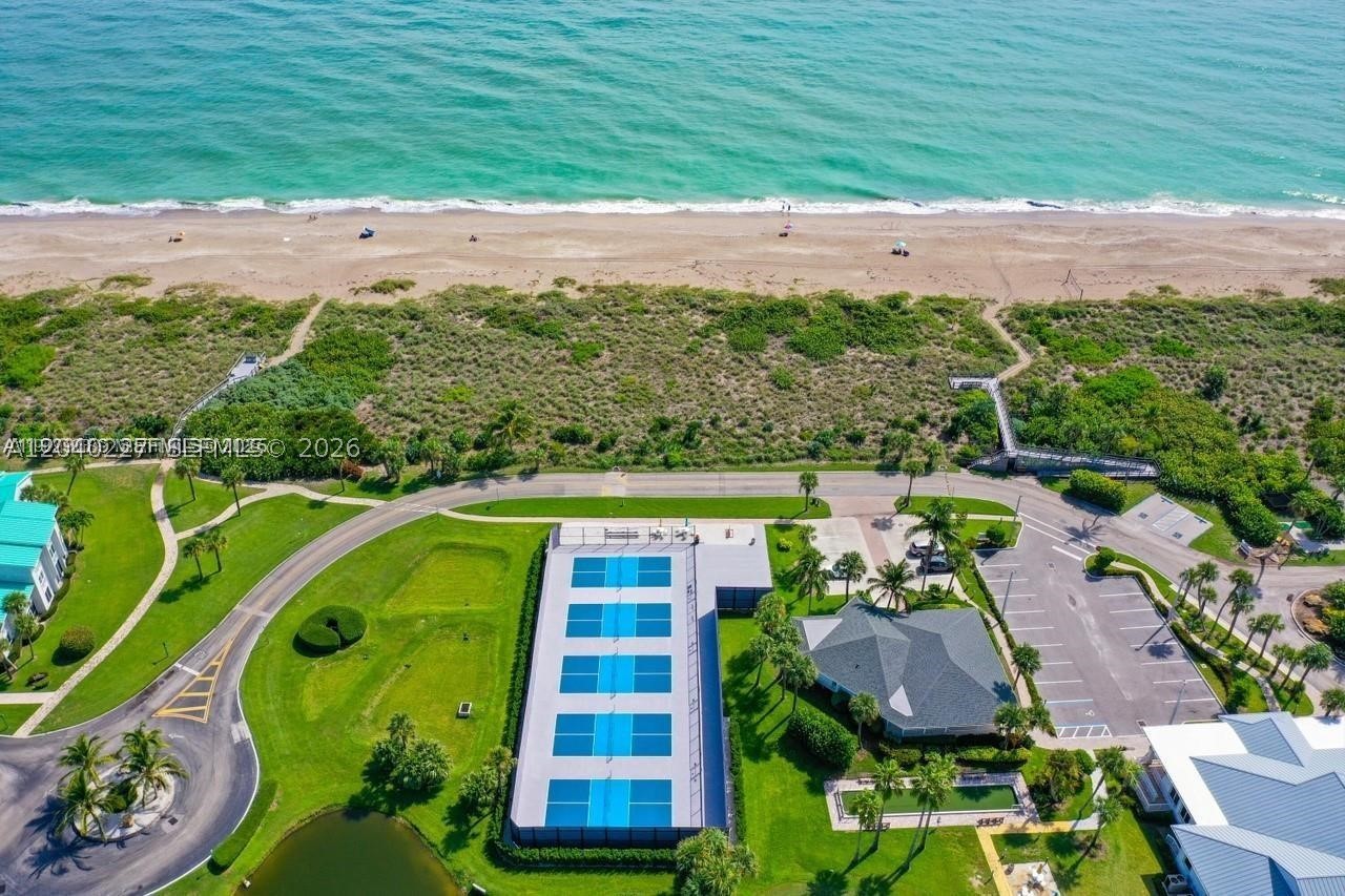 GOLF VILLAS - Residential