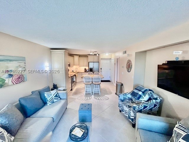 GOLF VILLAS - Residential