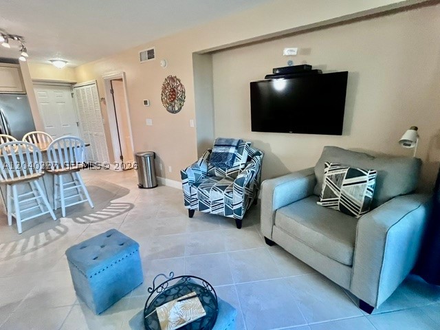 GOLF VILLAS - Residential