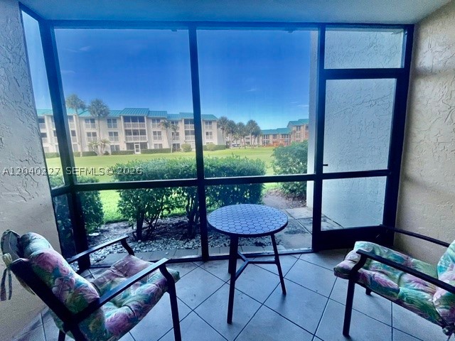 GOLF VILLAS - Residential