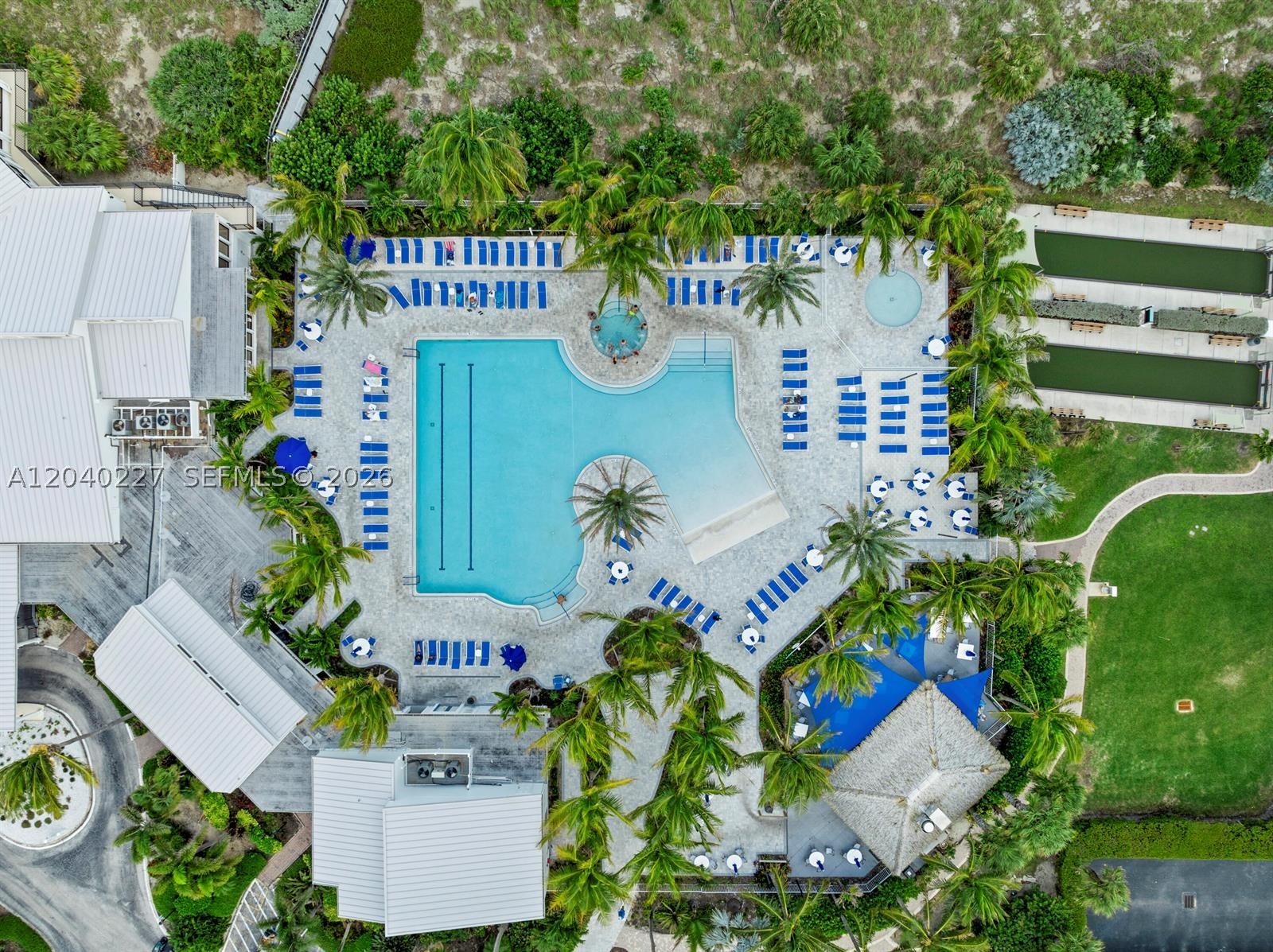 GOLF VILLAS - Residential