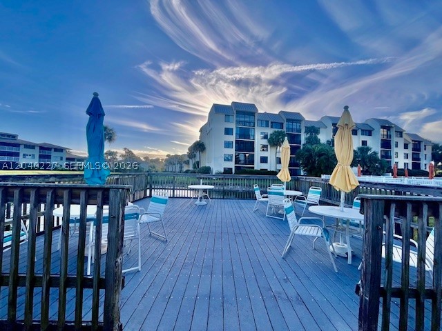 GOLF VILLAS - Residential