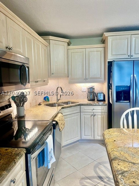 GOLF VILLAS - Residential