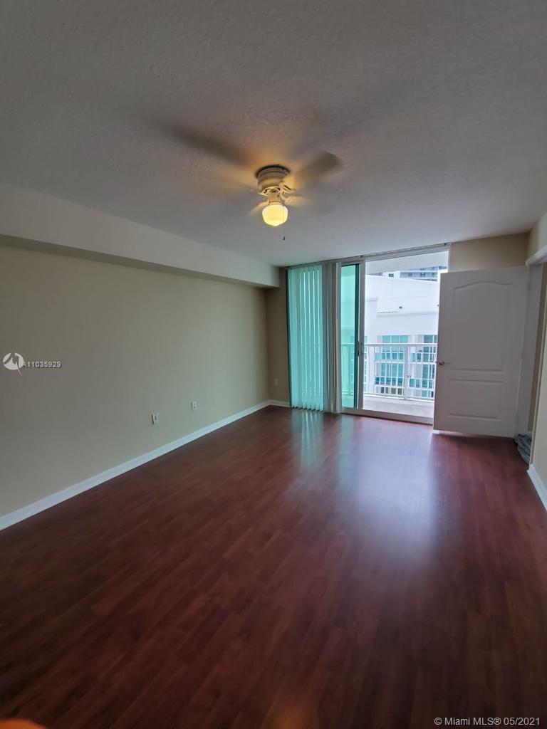 2 Bed 2 bath looking south located at the heart of Brickell walking distance to Restaurants, Gim, Work, and Brickell Citi Centre. Perfect for investment.  Unit is rented until June 14th 2021.