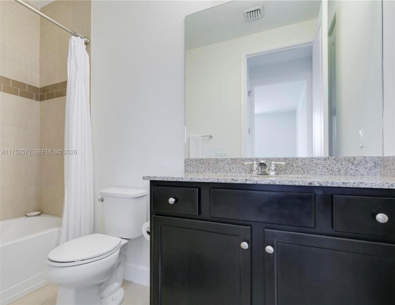 SAWGRASS LAKES - Residential