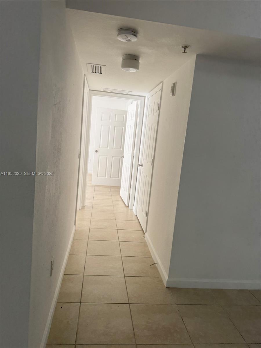 VISTA TRACE 8 CONDO - Residential
