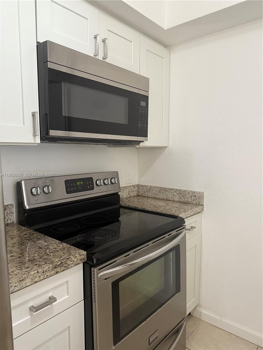 VISTA TRACE 8 CONDO - Residential