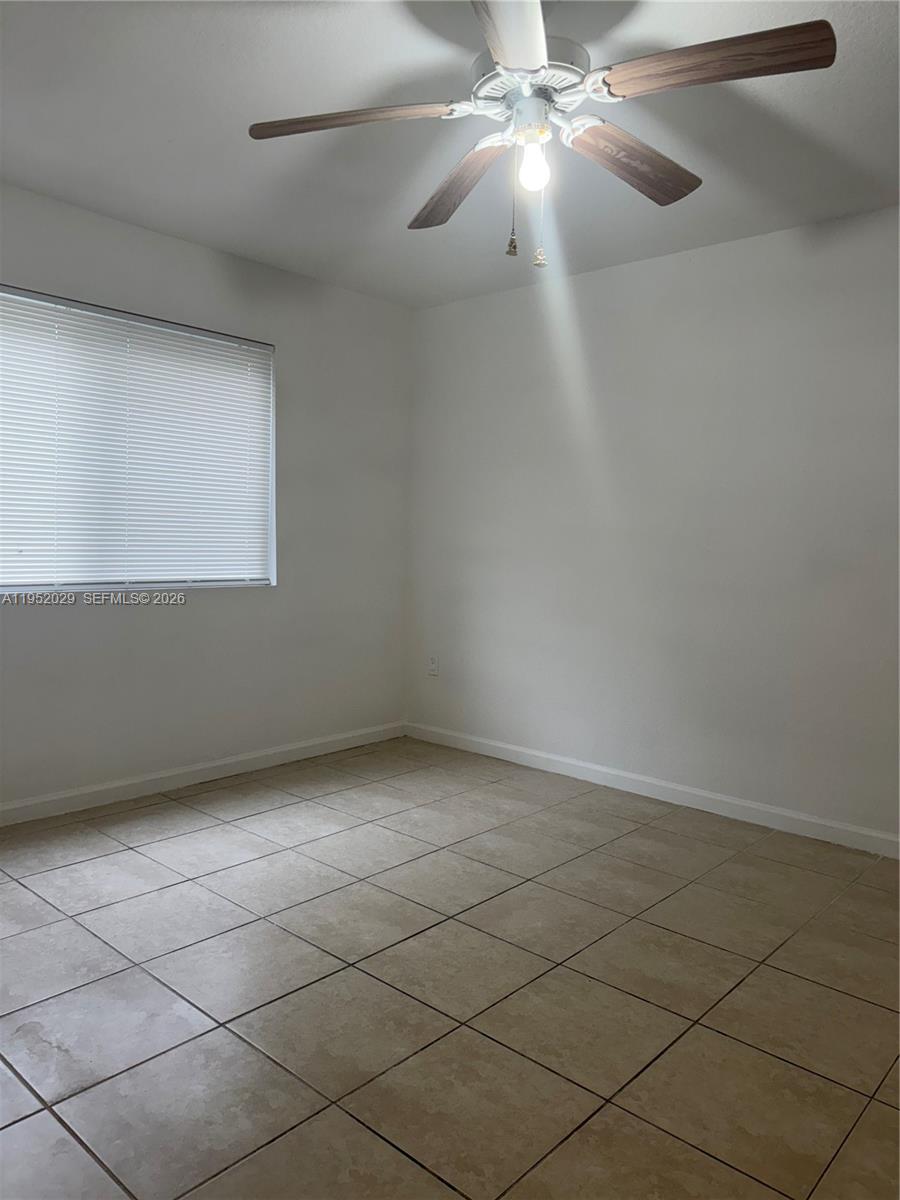 VISTA TRACE 8 CONDO - Residential