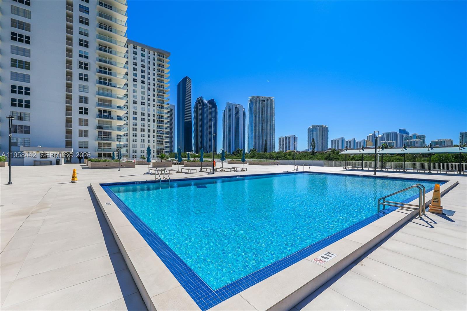 WINSTON TOWER 300 CONDO - Residential