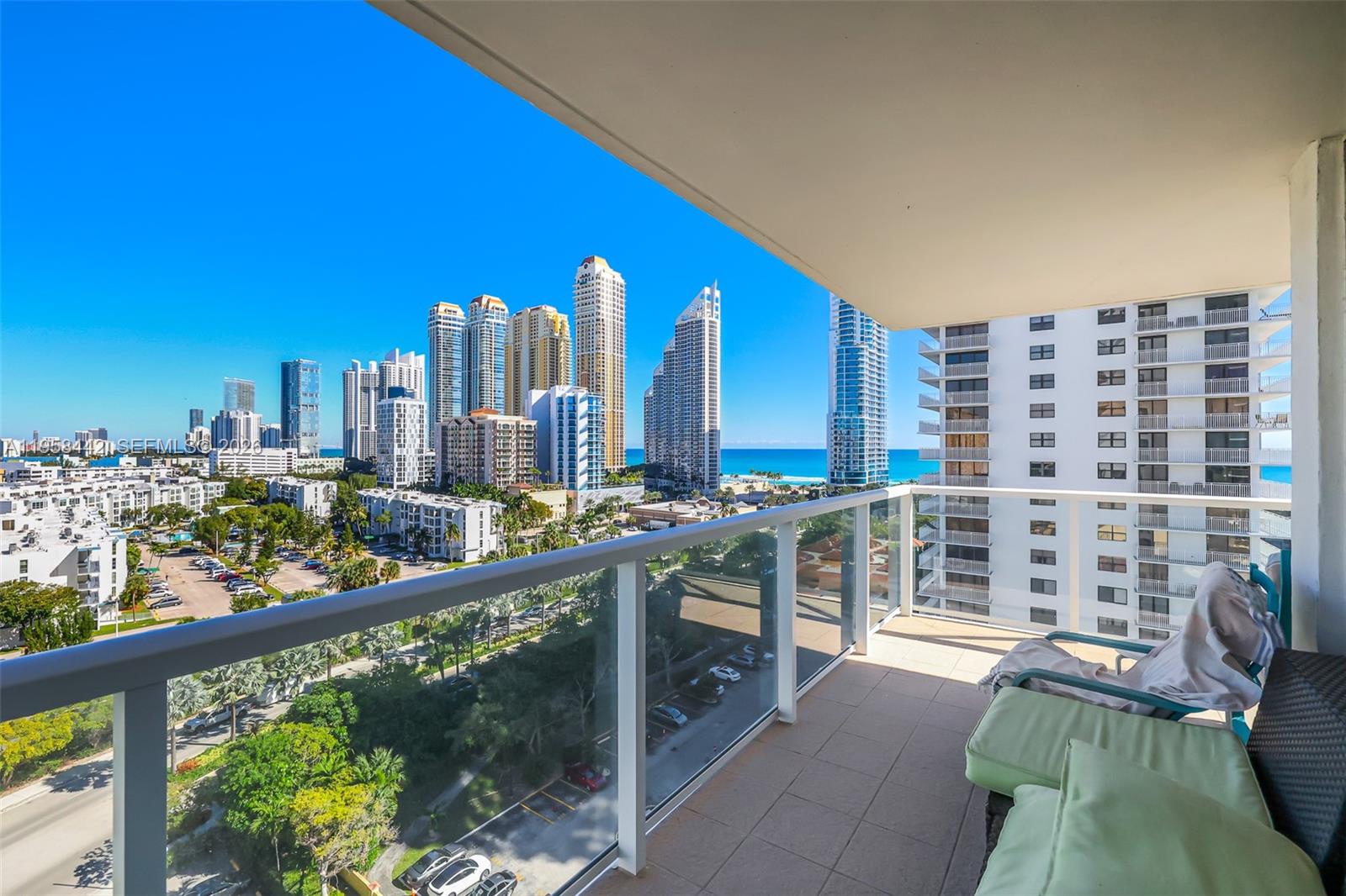 WINSTON TOWER 300 CONDO - Residential