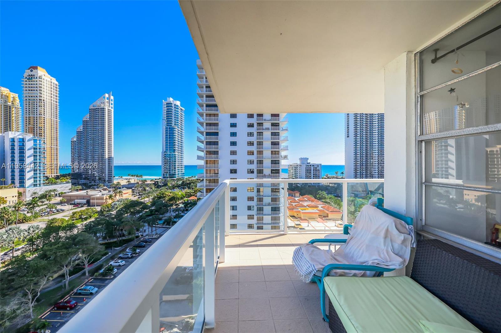 WINSTON TOWER 300 CONDO - Residential