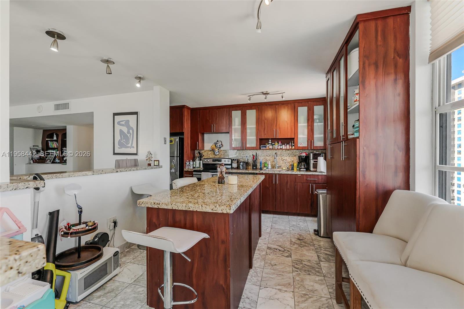WINSTON TOWER 300 CONDO - Residential