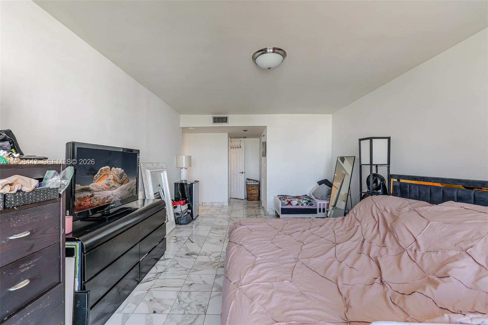 WINSTON TOWER 300 CONDO - Residential