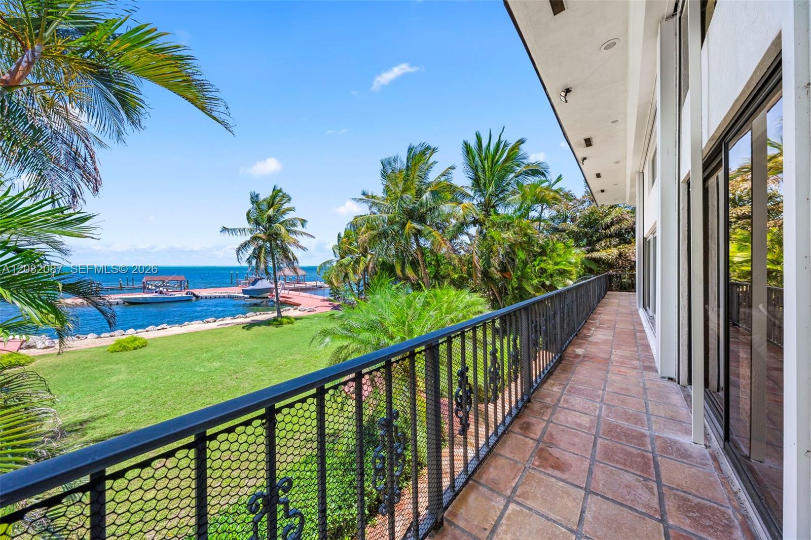 PLANTATION BEACH - Residential