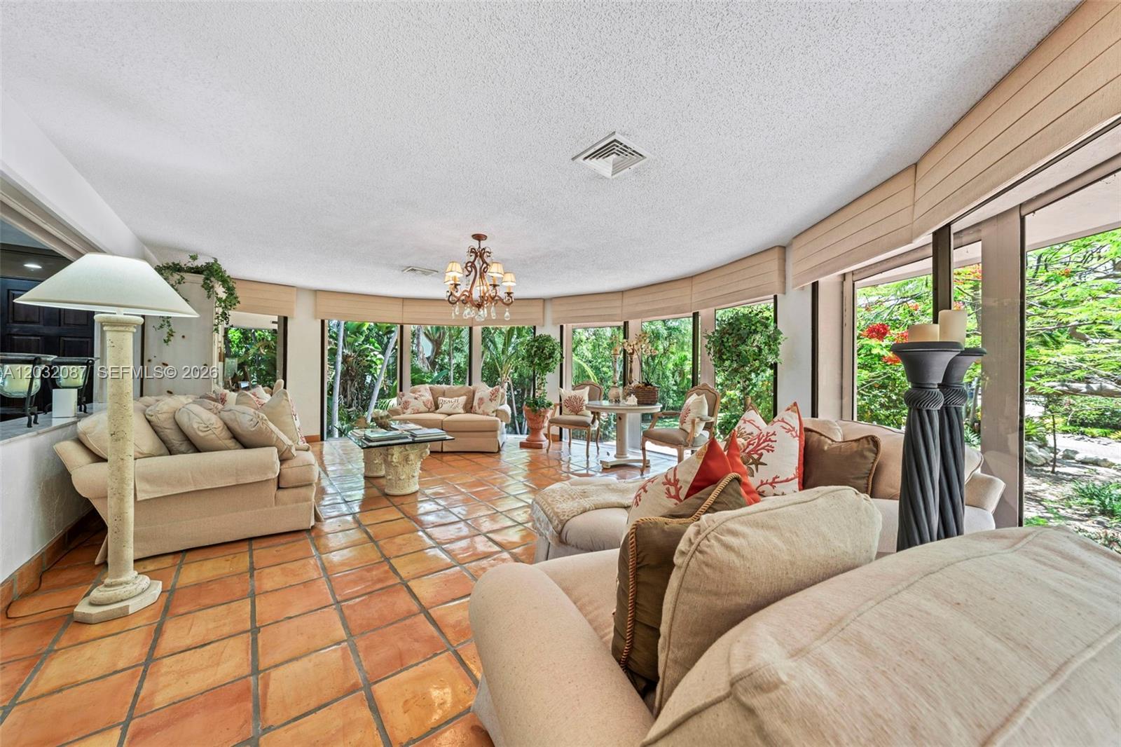 PLANTATION BEACH - Residential