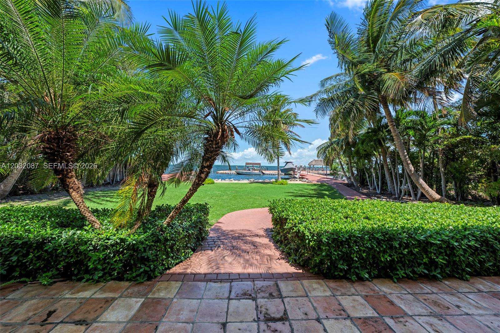 PLANTATION BEACH - Residential