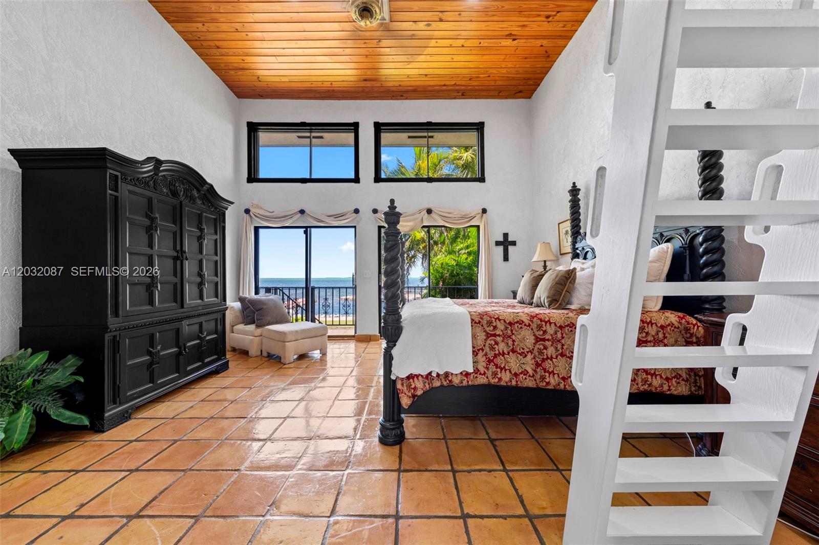 PLANTATION BEACH - Residential