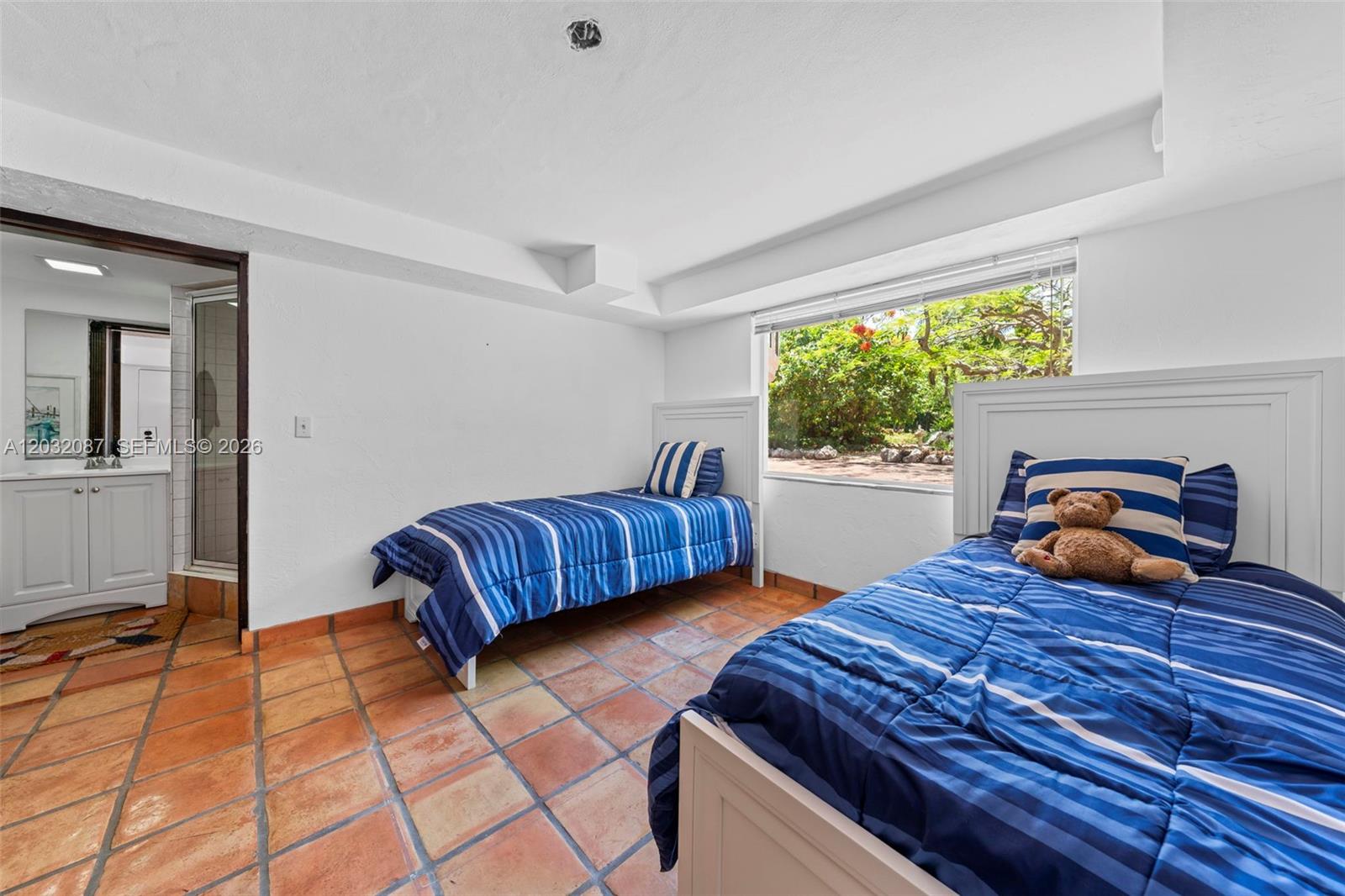 PLANTATION BEACH - Residential