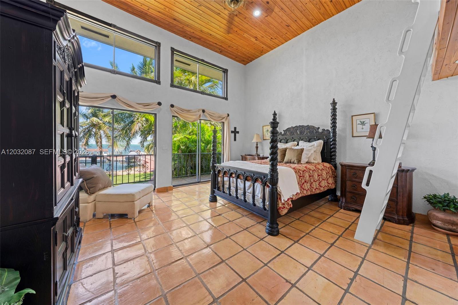 PLANTATION BEACH - Residential