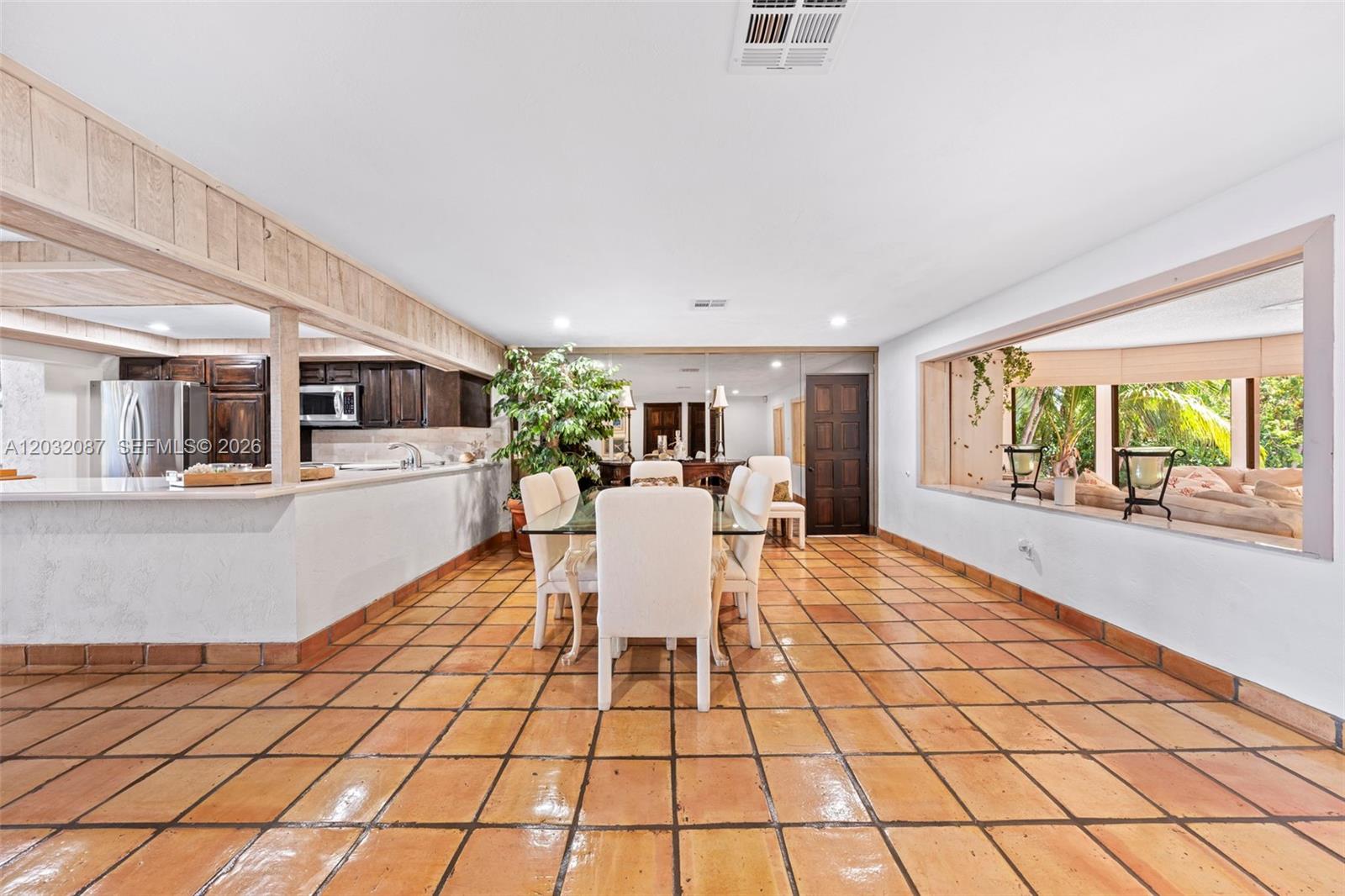 PLANTATION BEACH - Residential