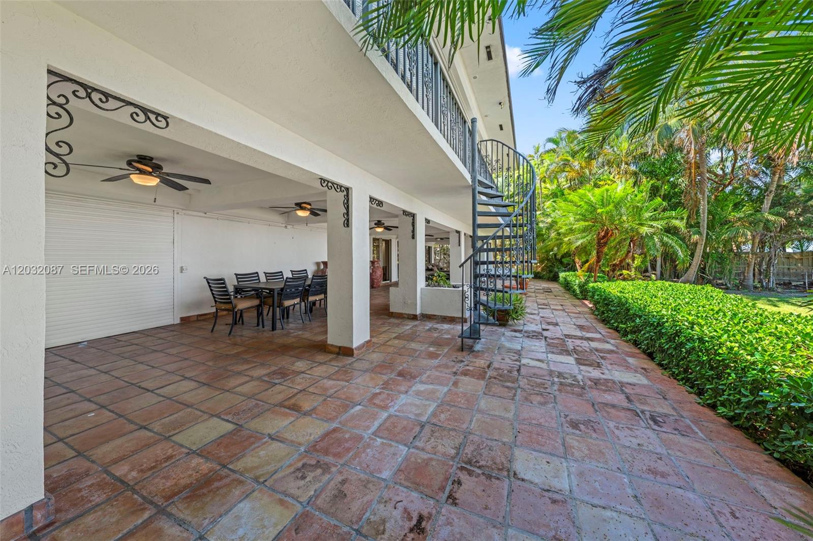 PLANTATION BEACH - Residential