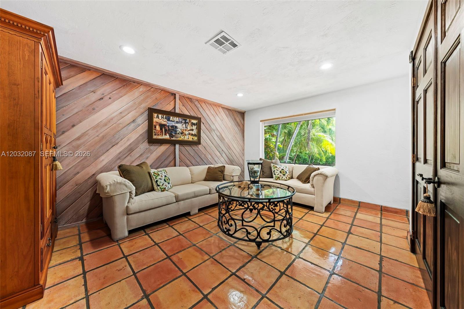 PLANTATION BEACH - Residential