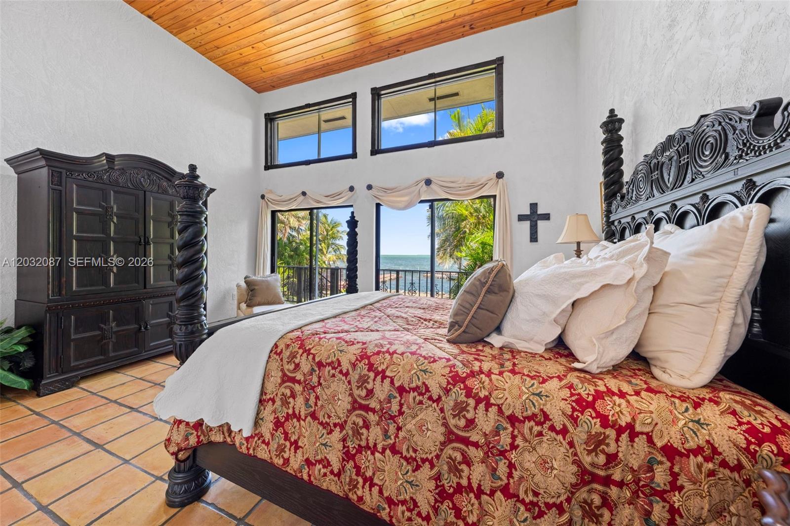 PLANTATION BEACH - Residential