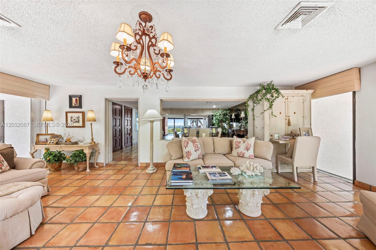 PLANTATION BEACH - Residential