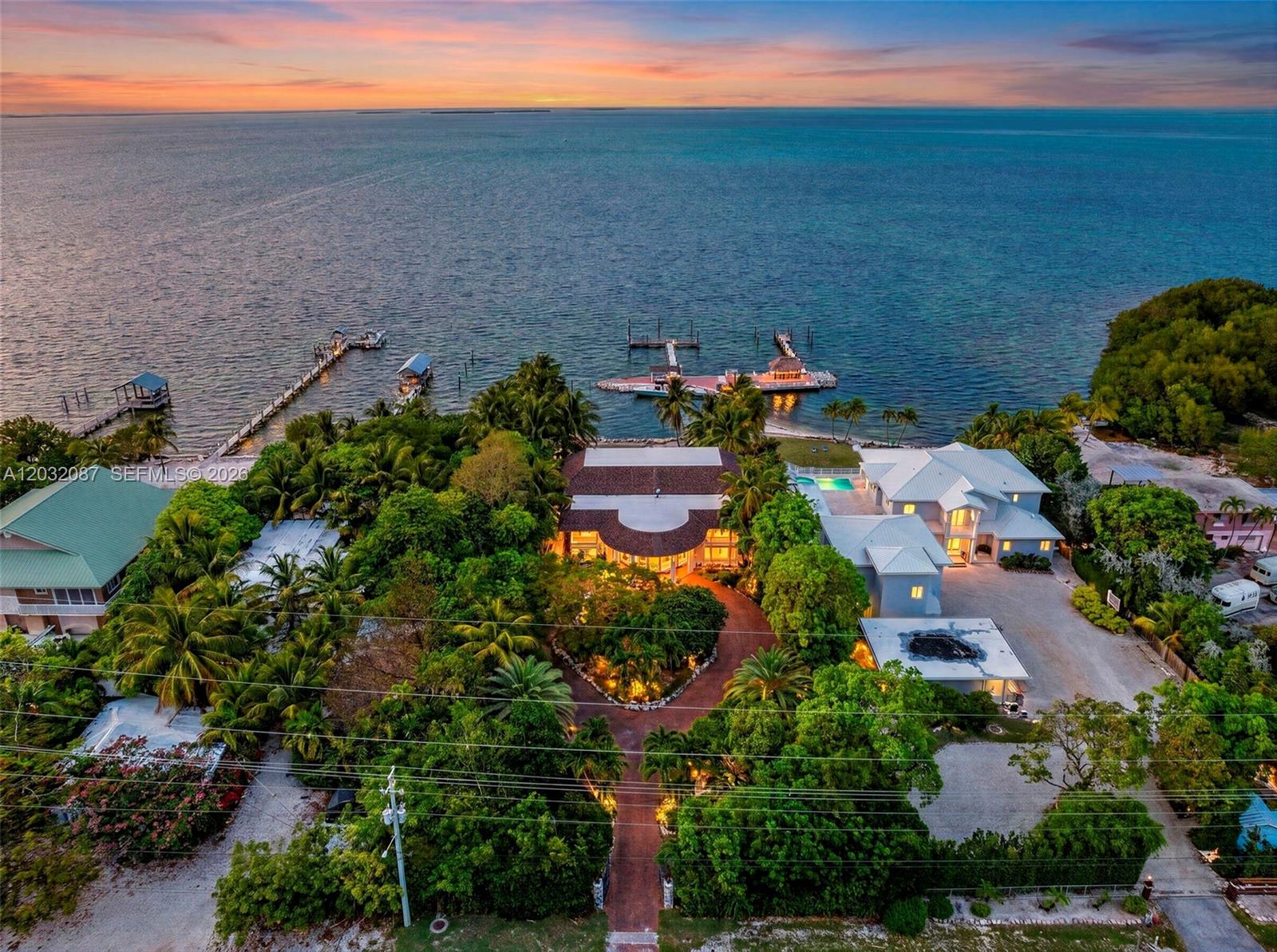 PLANTATION BEACH - Residential