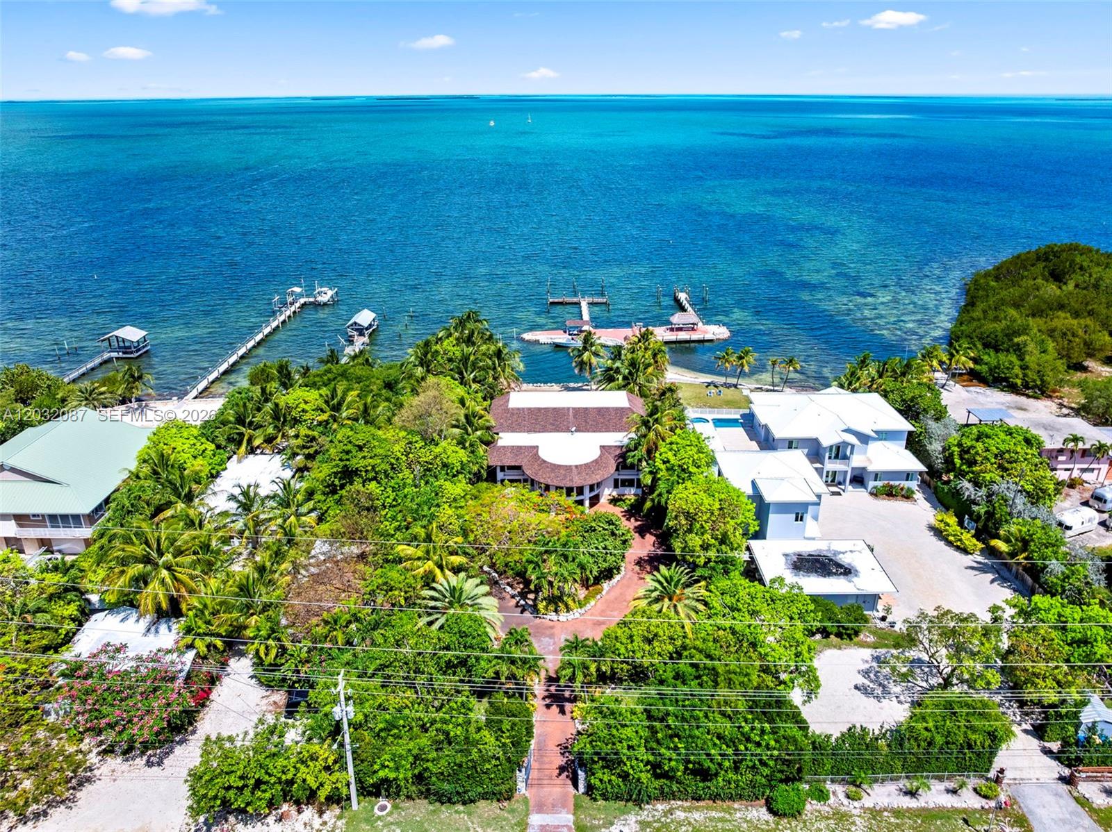 PLANTATION BEACH - Residential