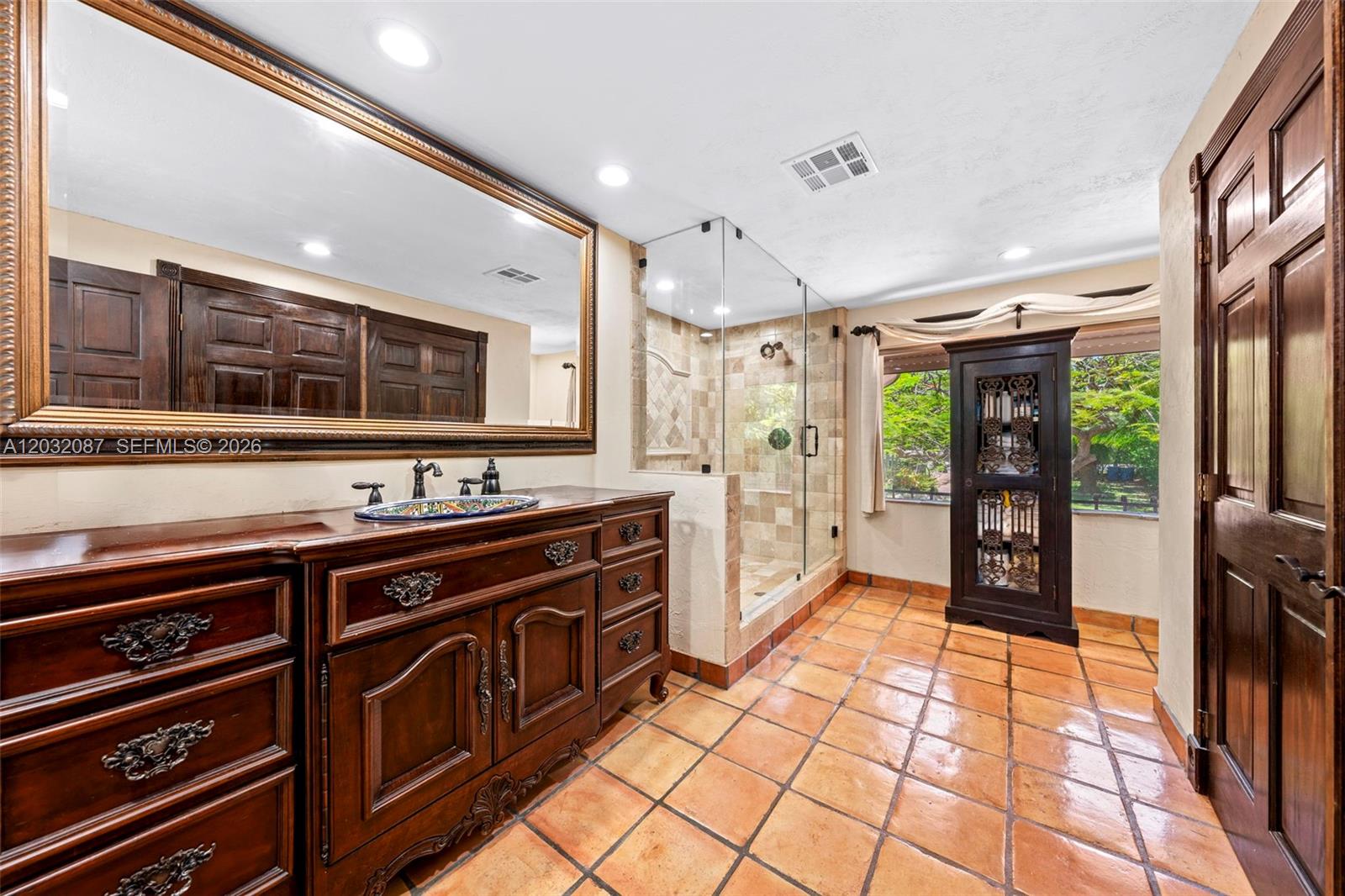 PLANTATION BEACH - Residential