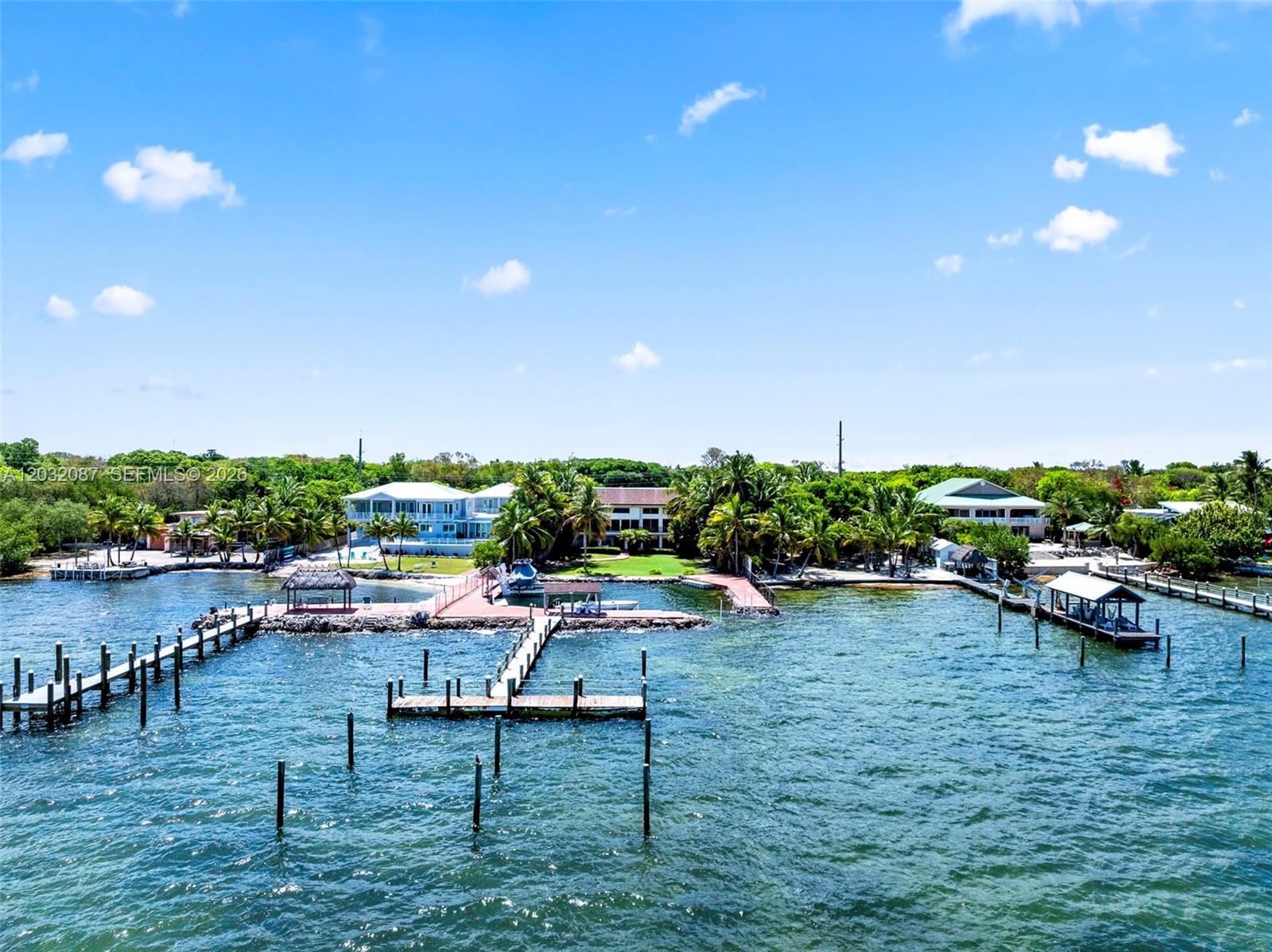 PLANTATION BEACH - Residential