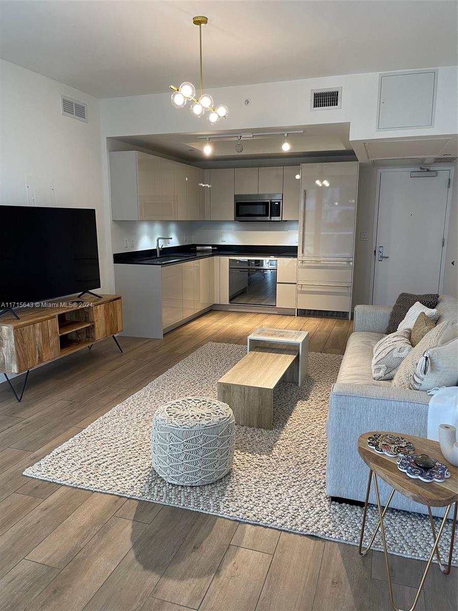 1010 BRICKELL CONDO - Residential Lease