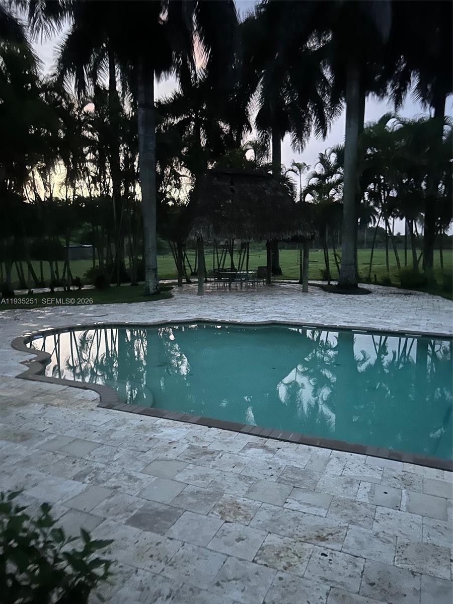 exclusive redlands - Residential