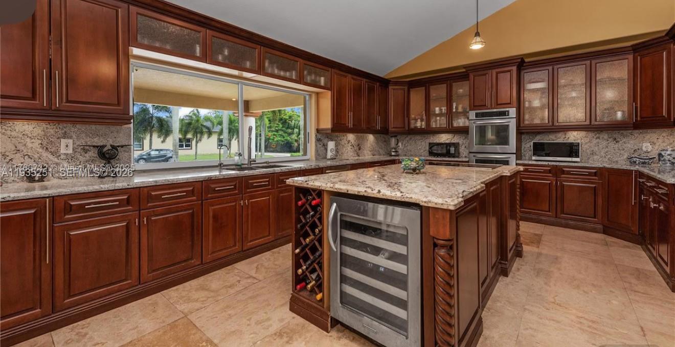exclusive redlands - Residential