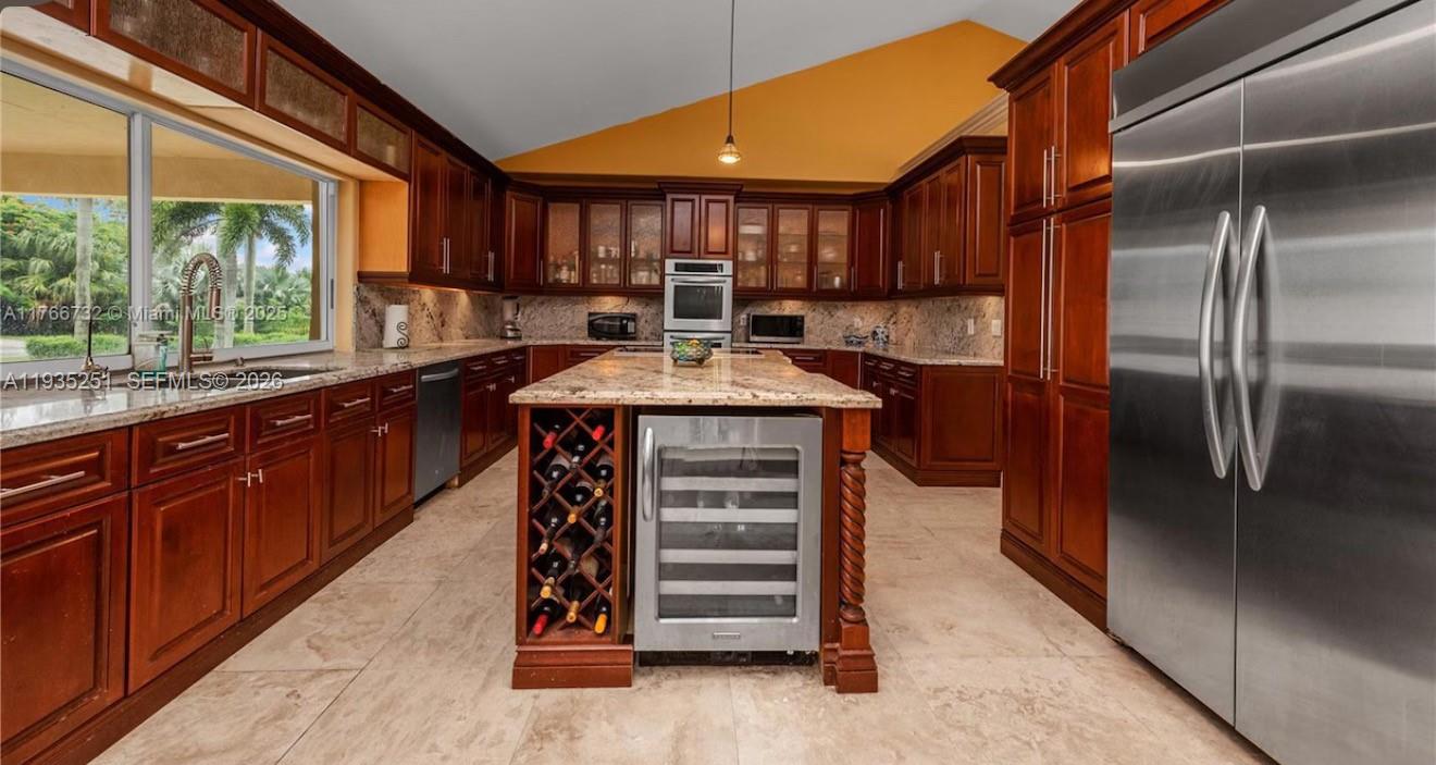 exclusive redlands - Residential