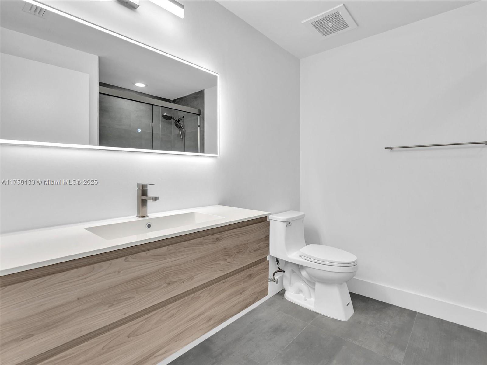 UPTOWN MARINA LOFTS CONDO - Residential Lease