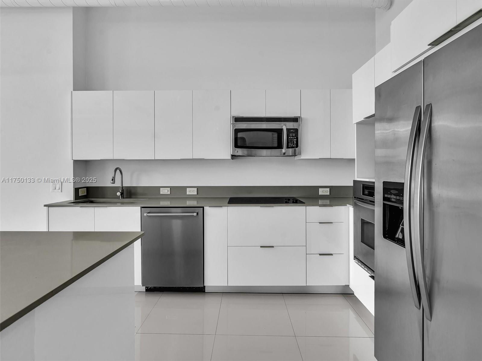 UPTOWN MARINA LOFTS CONDO - Residential Lease