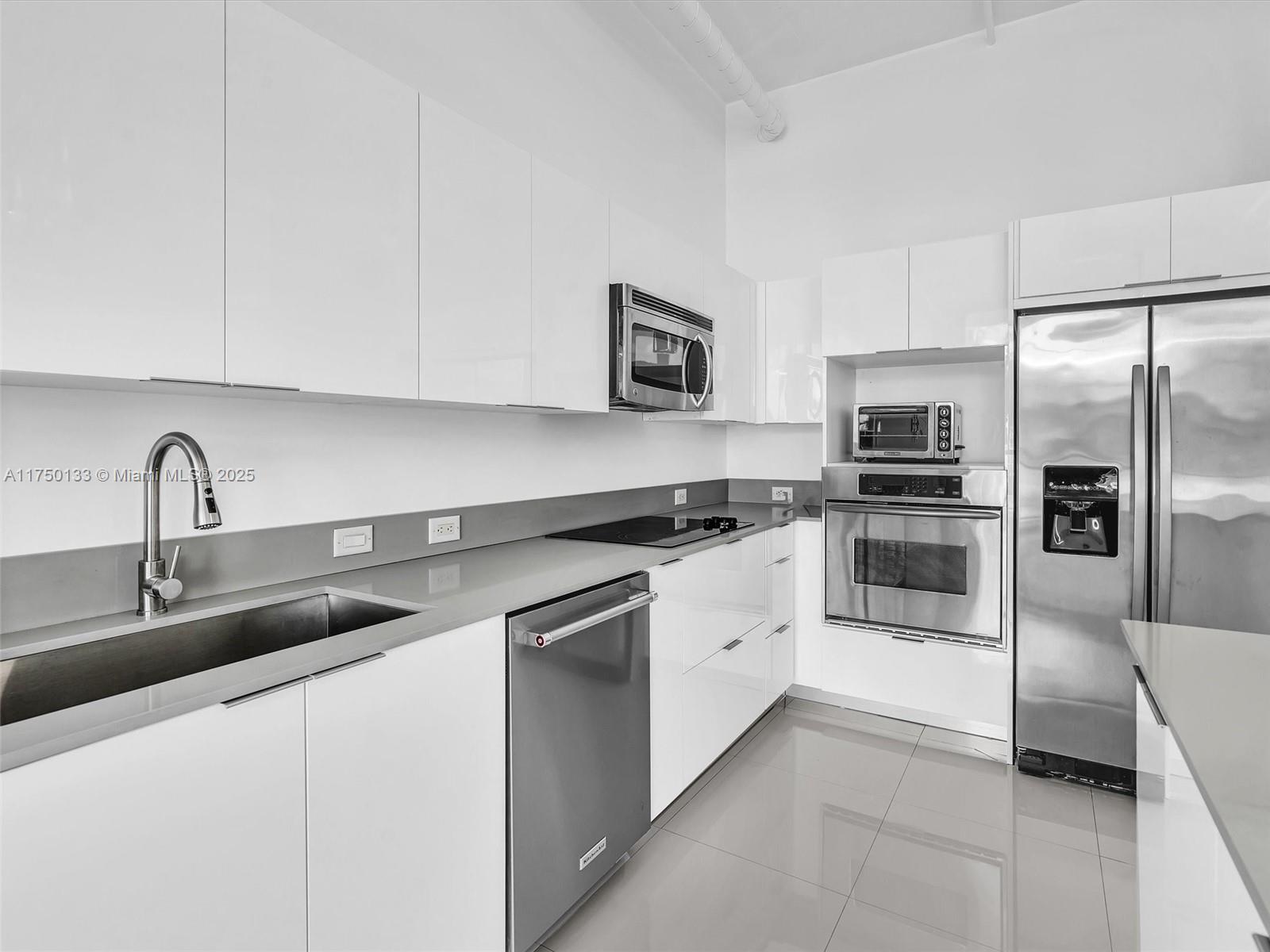 UPTOWN MARINA LOFTS CONDO - Residential Lease