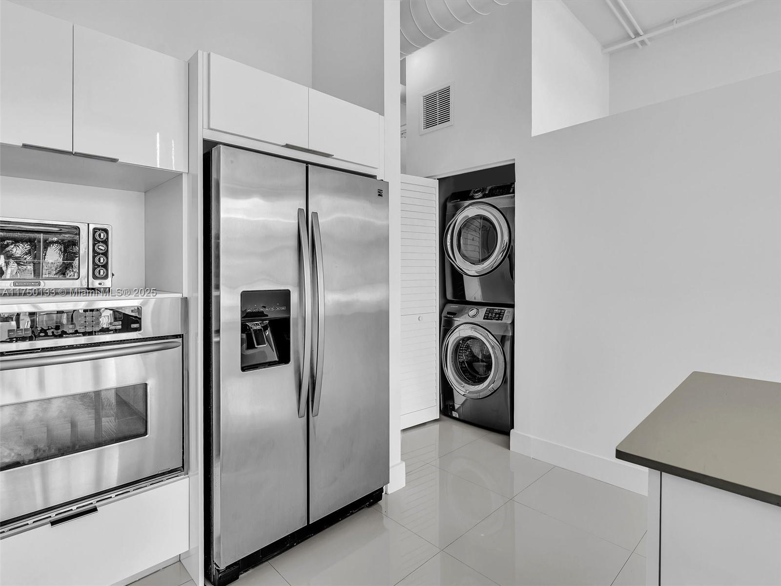 UPTOWN MARINA LOFTS CONDO - Residential Lease